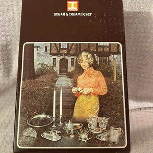 Irvinware - Sugar and Creamer Set